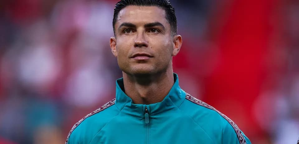 Jugador en uniforme antes de un partido