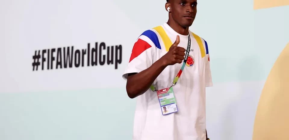 Jugador mostrando el pulgar arriba en el Mundial