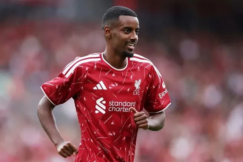 Jugador de Liverpool sonriendo durante un partido