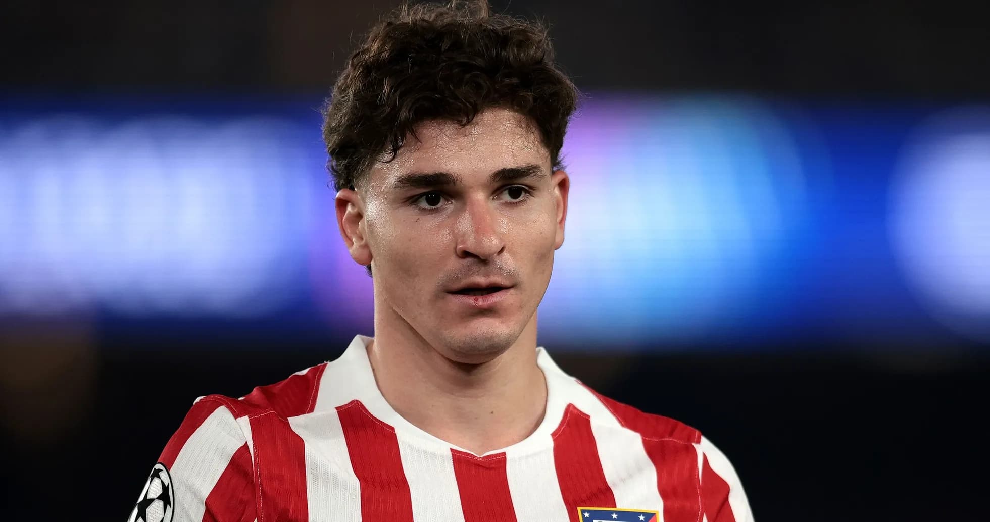 Jugador de Atlético de Madrid en primer plano