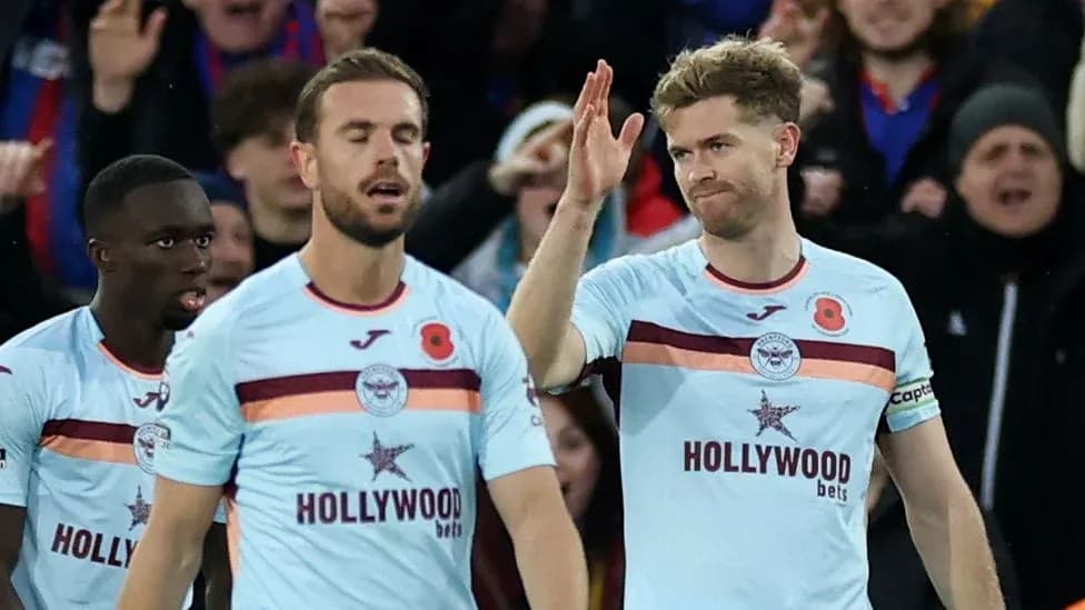 Jugadores de Brentford celebrando un gol en partido