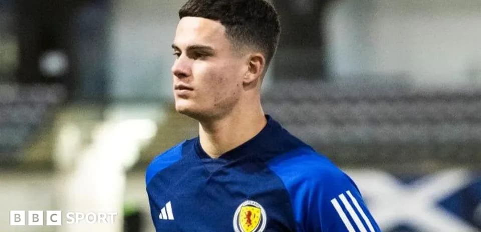 Jugador entrenando con camiseta de Escocia