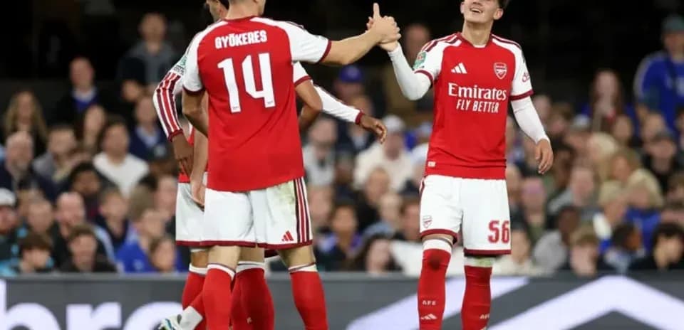 Jugadores de Arsenal celebrando un gol en el partido