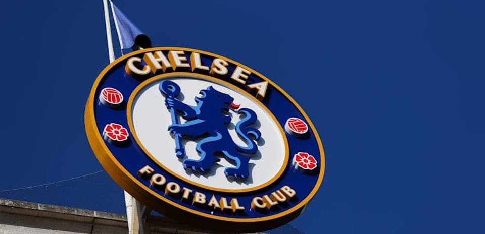 Logotipo del Chelsea Football Club en el cielo