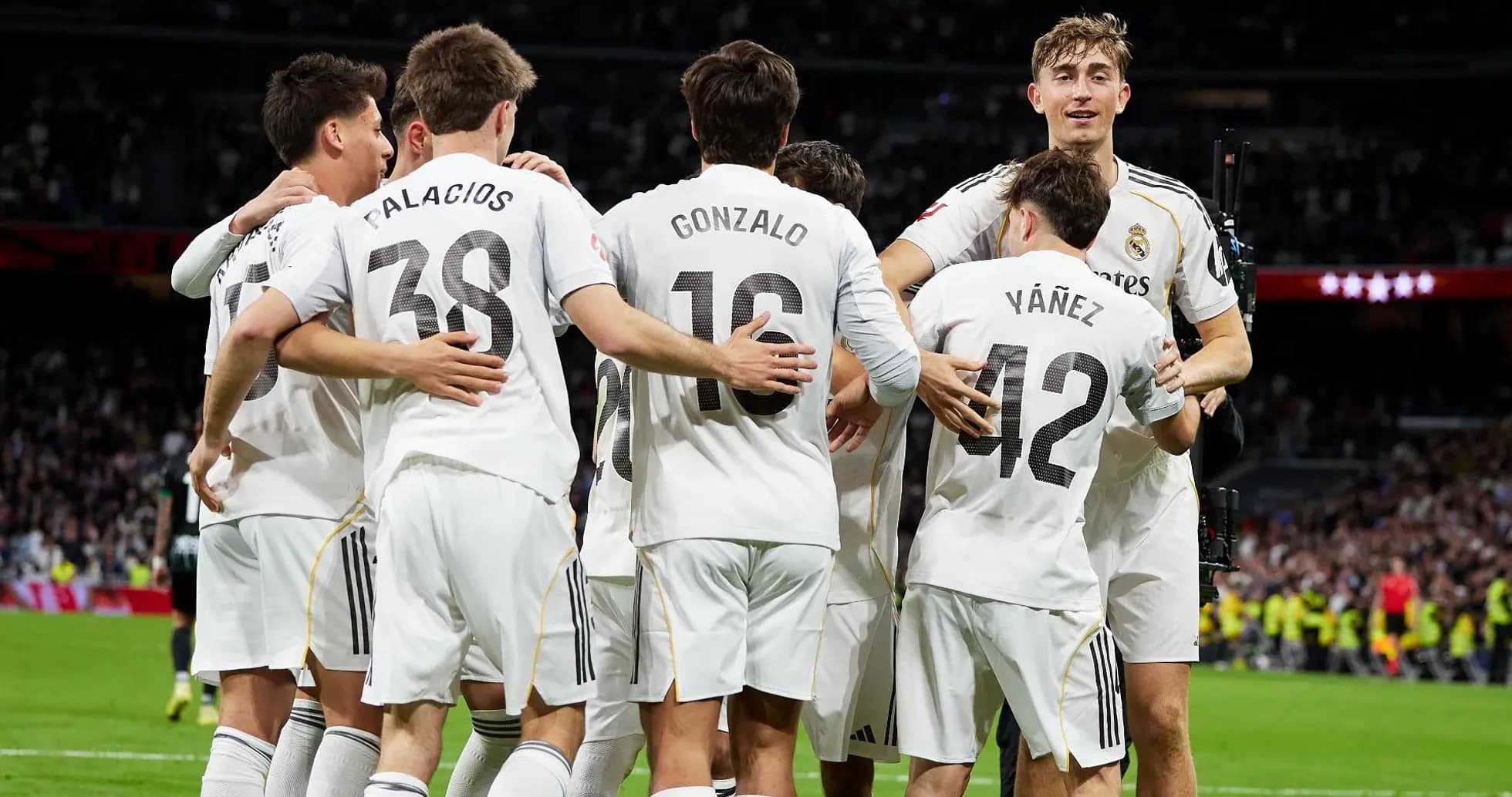Jugadores del Real Madrid celebrando un gol