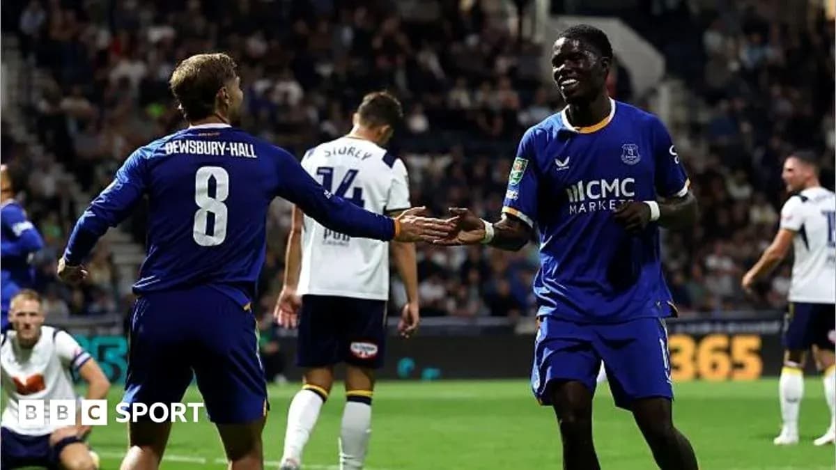 Jugadores de Everton celebrando un gol en partido