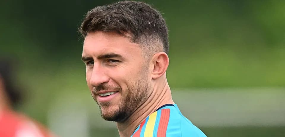 Jugador en sesión de entrenamiento con uniforme azul