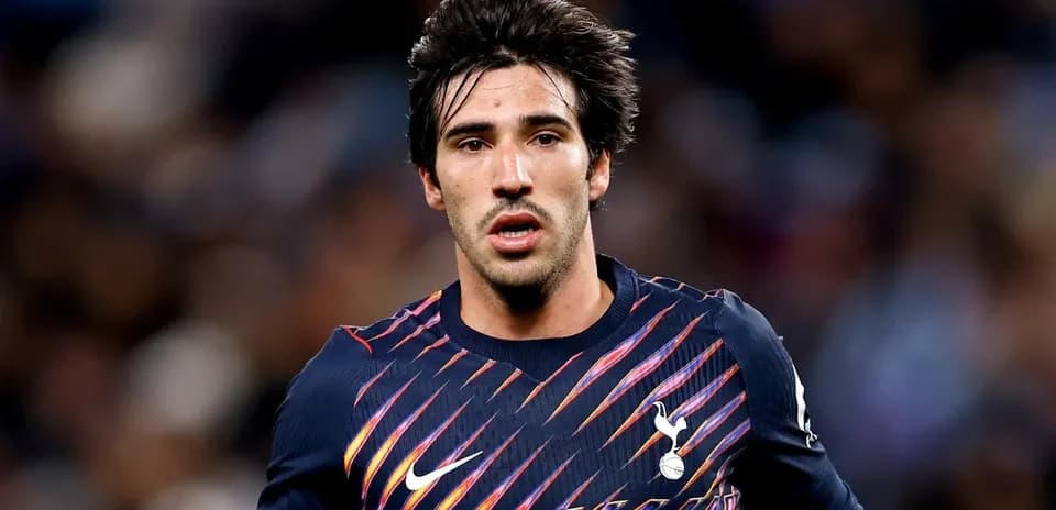 Jugador de Tottenham corriendo durante un partido