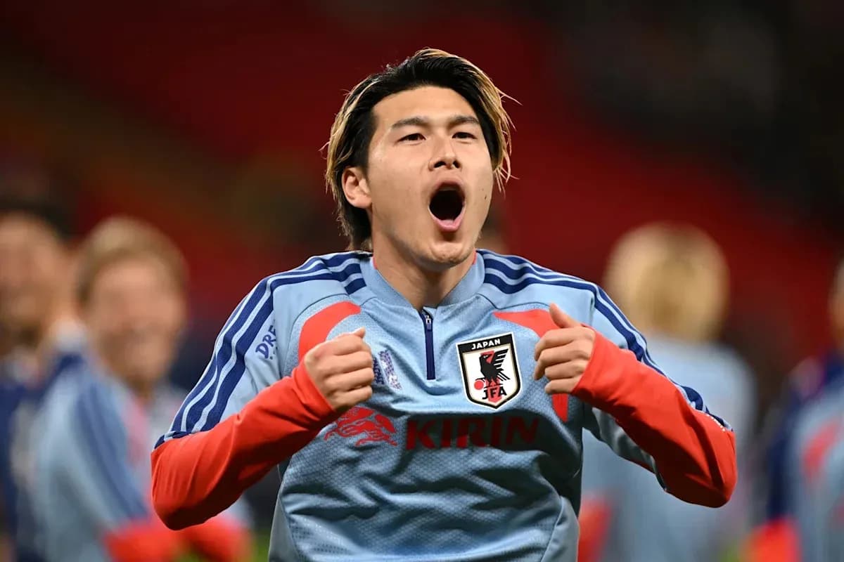 Jugador de Japón celebrando en el campo de juego