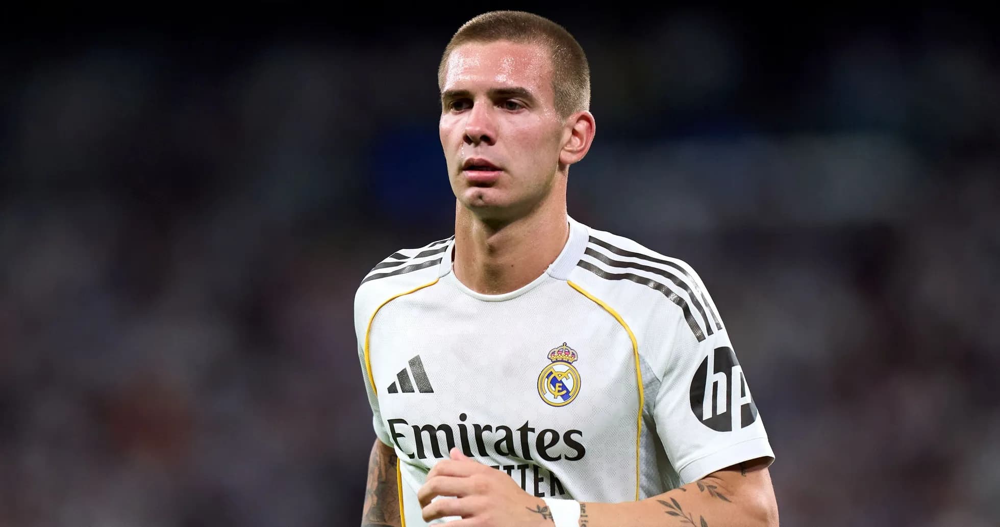Jugador de Real Madrid en el campo durante el partido