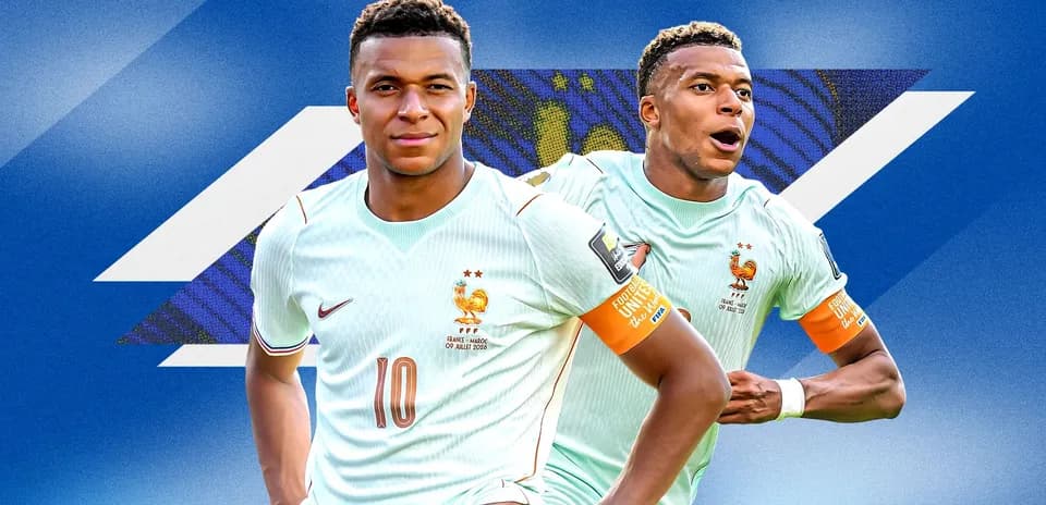 Kylian Mbappé en uniforme de la selección francesa