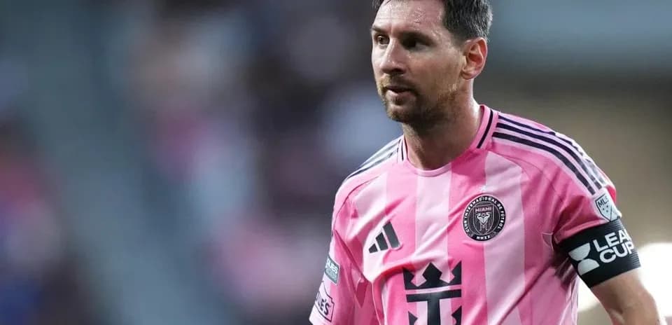 Lionel Messi en uniforme de Inter Miami durante partido