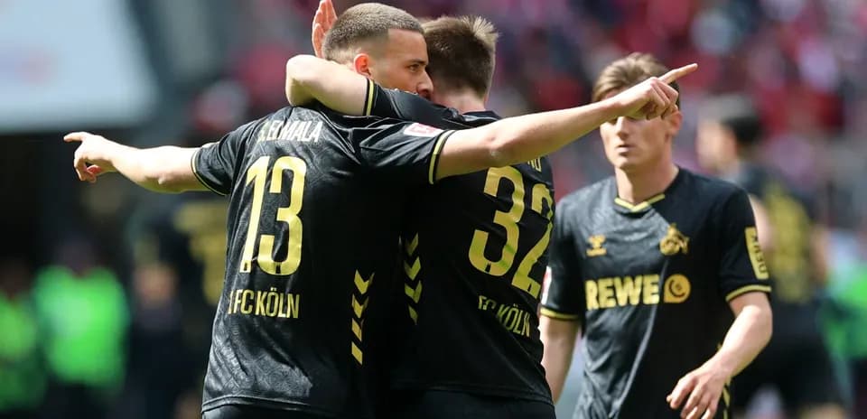 Jugadores del FC Köln celebrando un gol