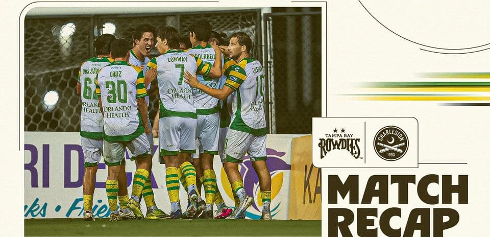 Jugadores del Tampa Bay Rowdies celebrando un gol