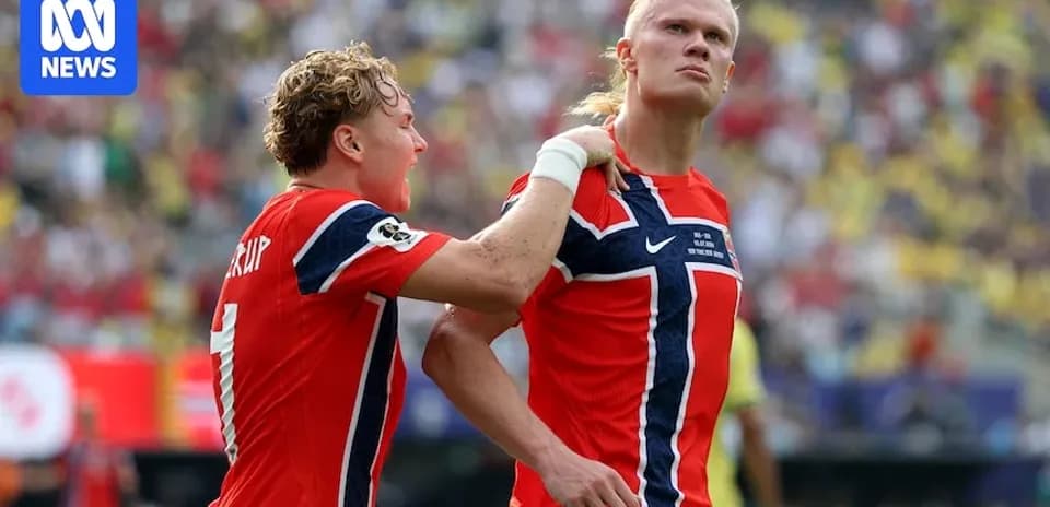 Jugadores noruegos celebrando un gol en el partido