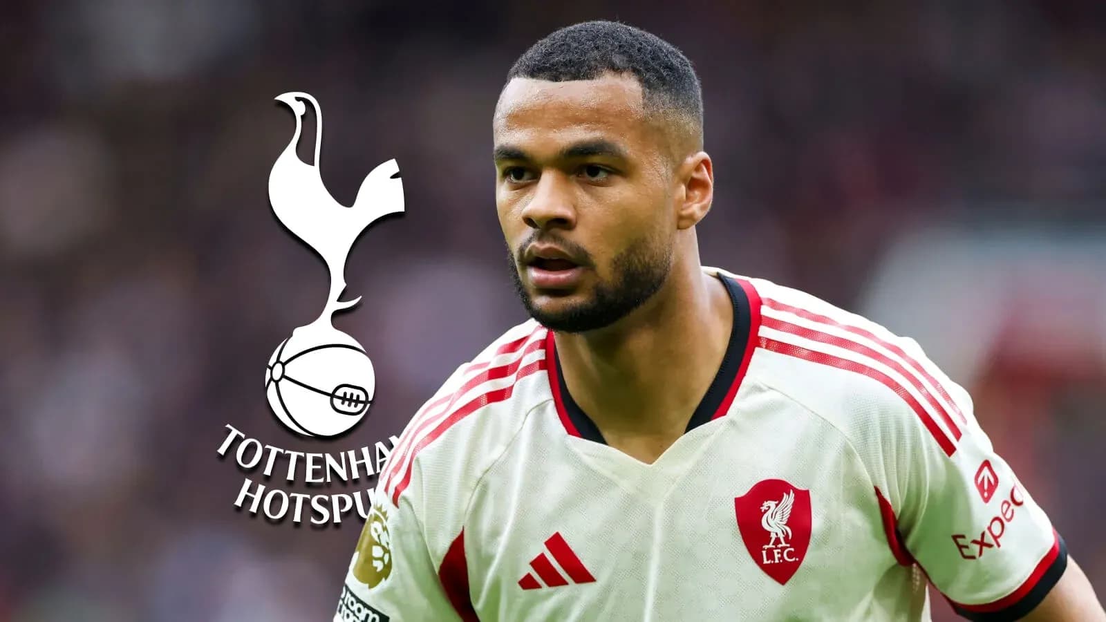 Jugador de Liverpool en acción durante un partido