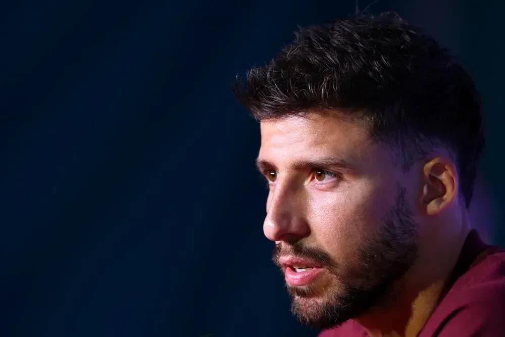 Jugador hablando durante una conferencia de prensa