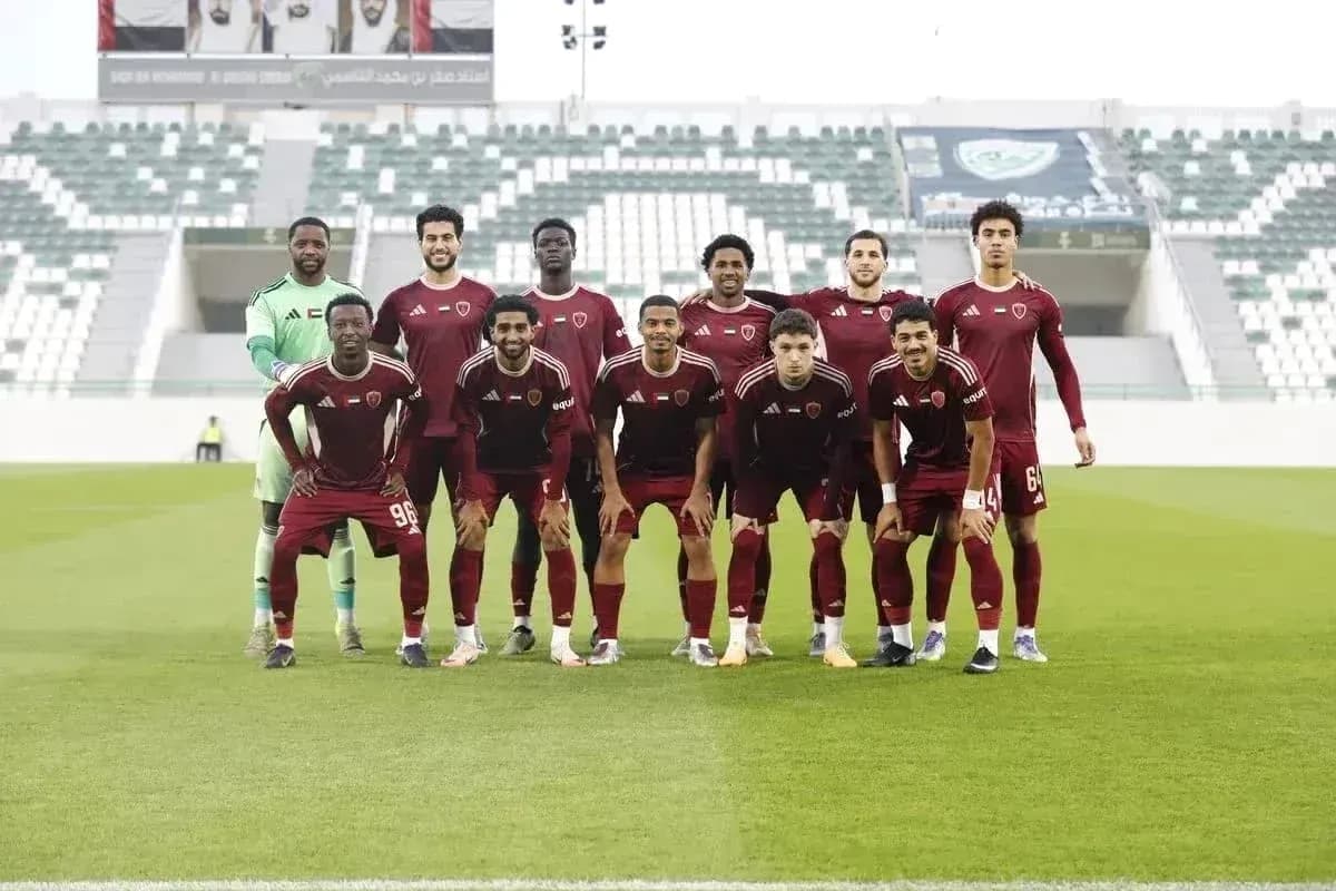 Equipo de Al Bataeh U23 en el campo