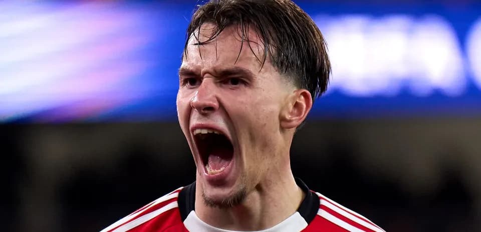 Jugador celebrando con emoción tras un gol