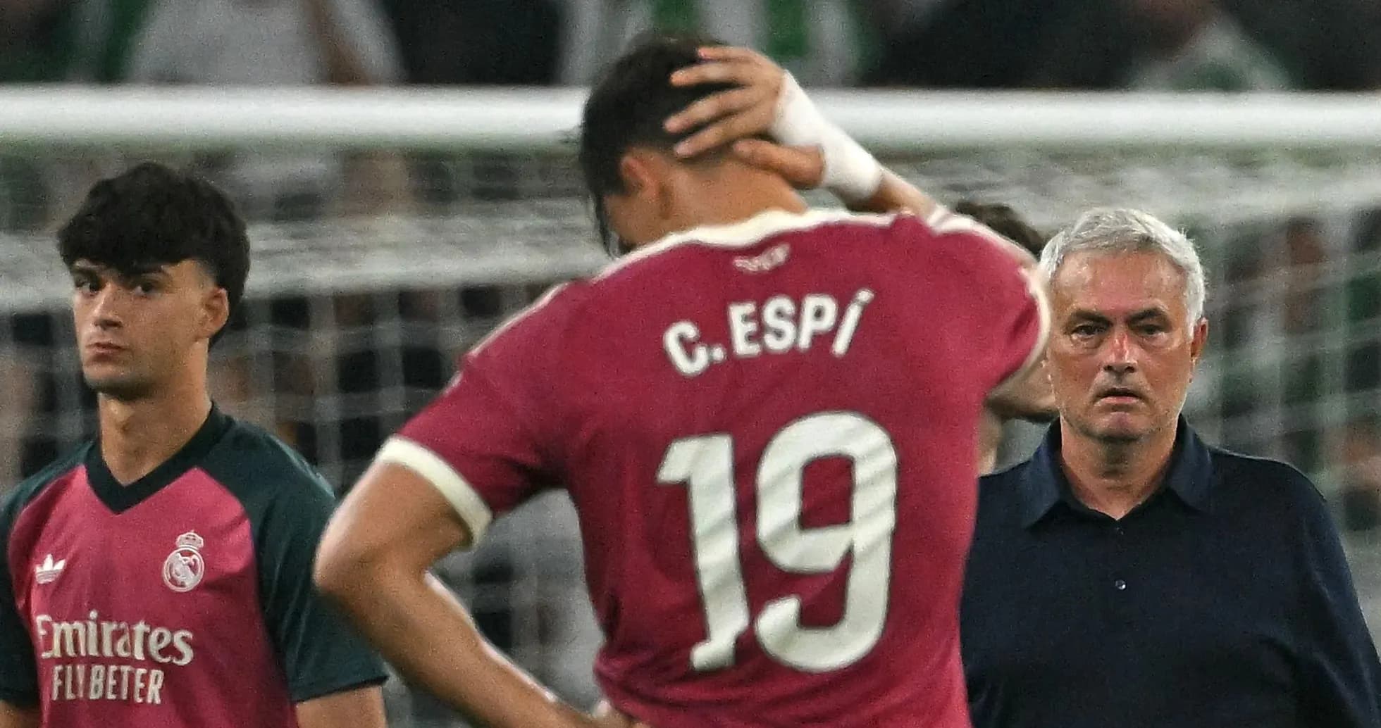 Jugador de Real Madrid con camiseta 19, José Mourinho