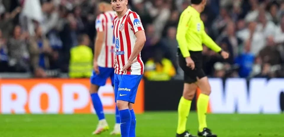 Jugador de Atlético de Madrid en el campo de juego