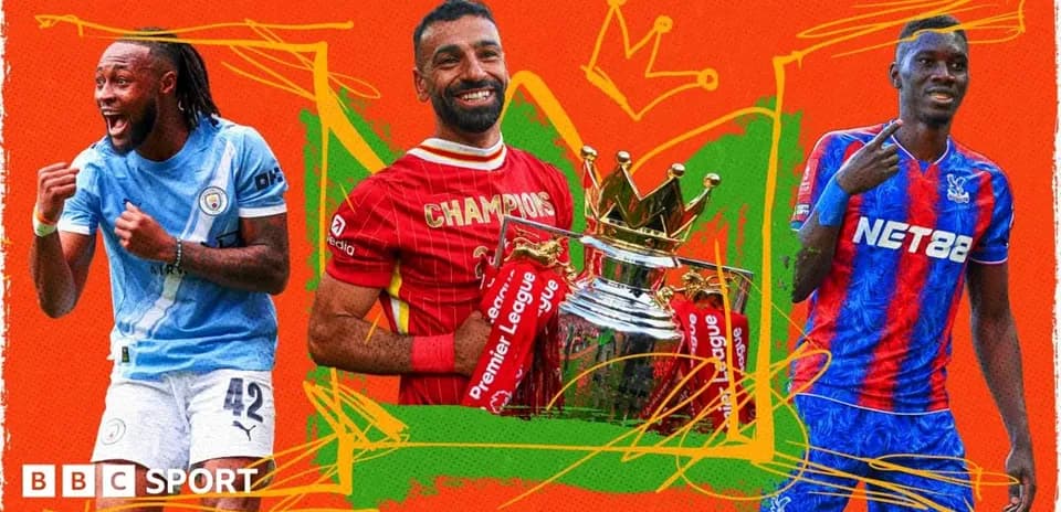 Tres jugadores de fútbol con trofeo de Premier League