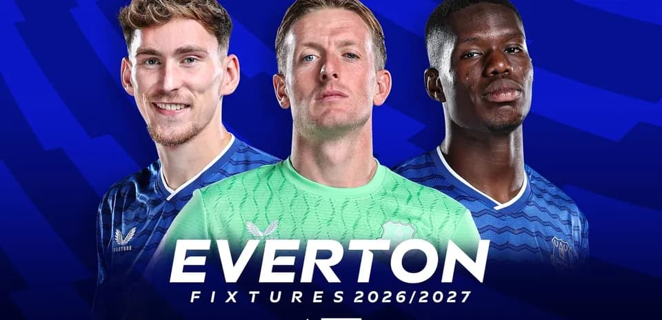 Jugadores de Everton con uniforme en fondo azul