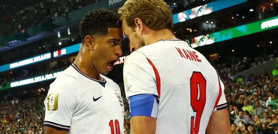 Jugadores de Inglaterra celebrando en el partido