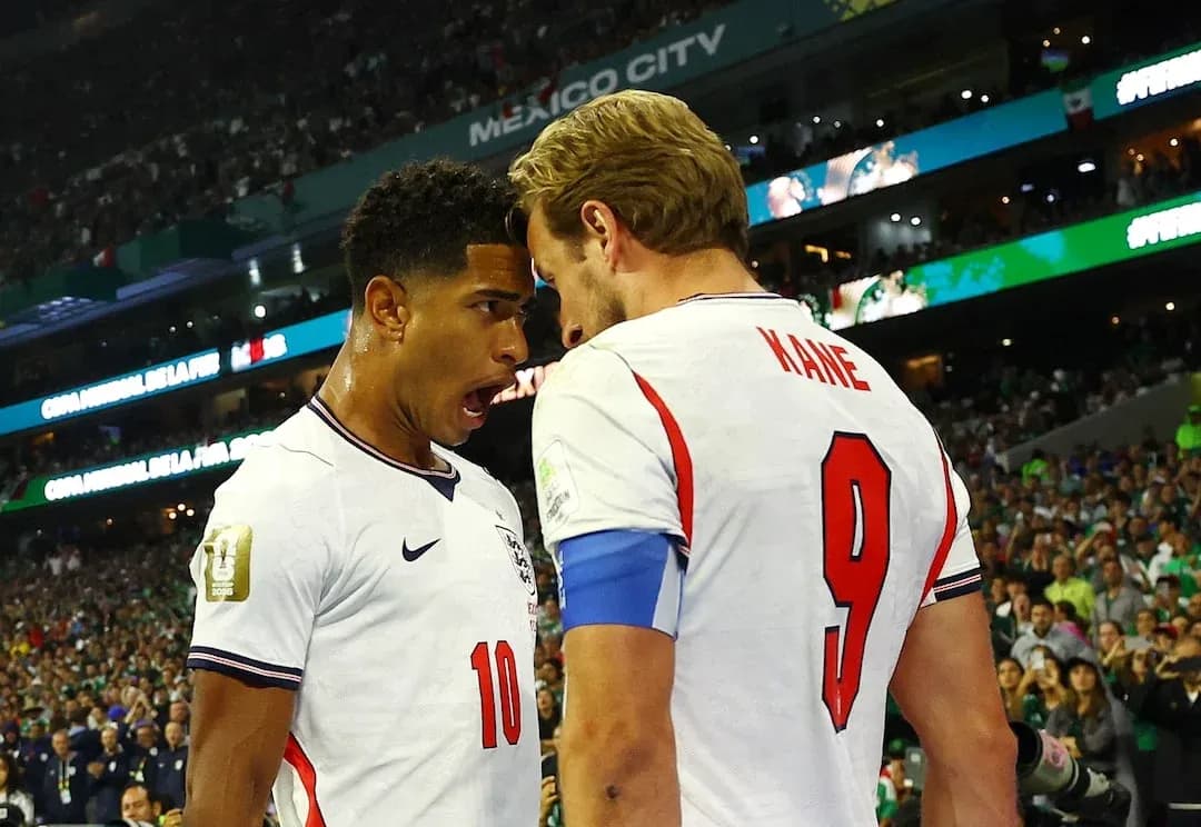 Jugadores de Inglaterra celebrando en el partido