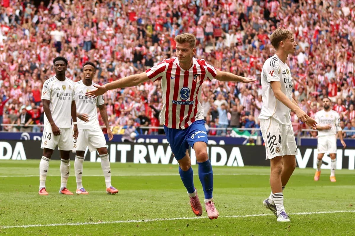 Jugador de Atlético de Madrid celebra un gol