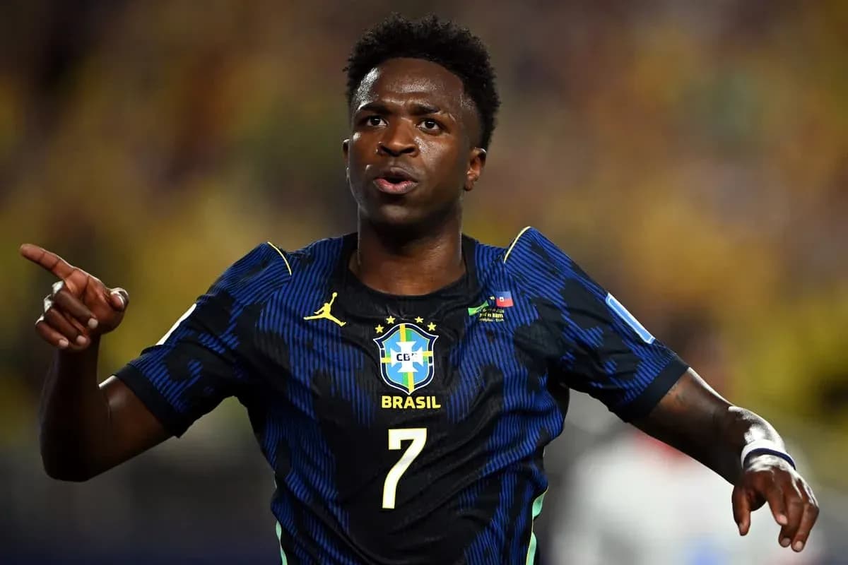 Jugador brasileño señalando durante un partido