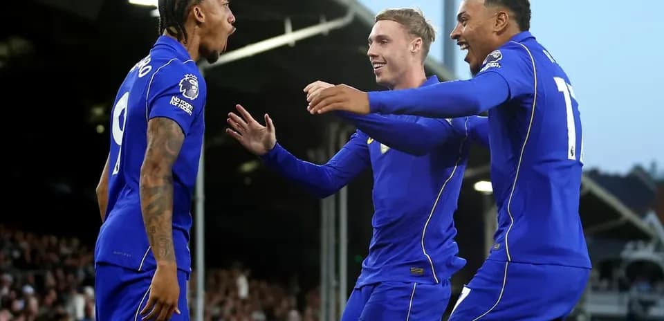 Jugadores de Chelsea celebrando un gol en el partido