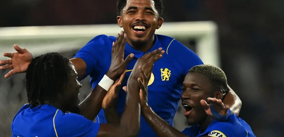 Jugadores de Chelsea celebrando un gol en partido