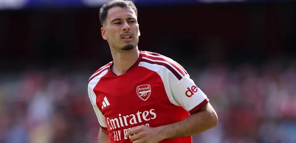 Jugador de Arsenal en el campo durante partido