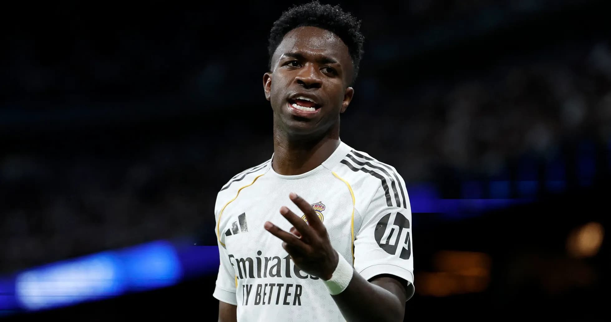 Vinícius Jr. gesticulando durante un partido de fútbol