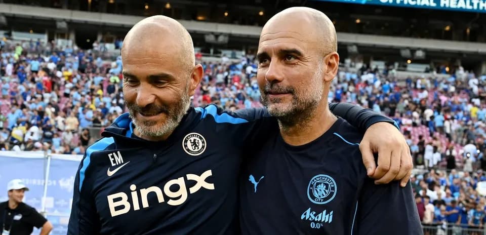 Entrenadores de Chelsea y Manchester City juntos en el campo