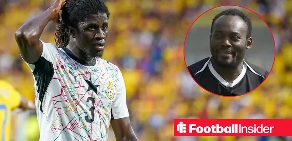 Jugador de Ghana con camiseta de fútbol en el campo