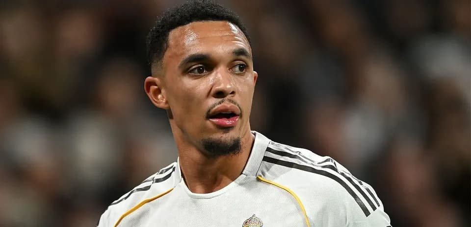 Jugador de fútbol en camiseta del Real Madrid