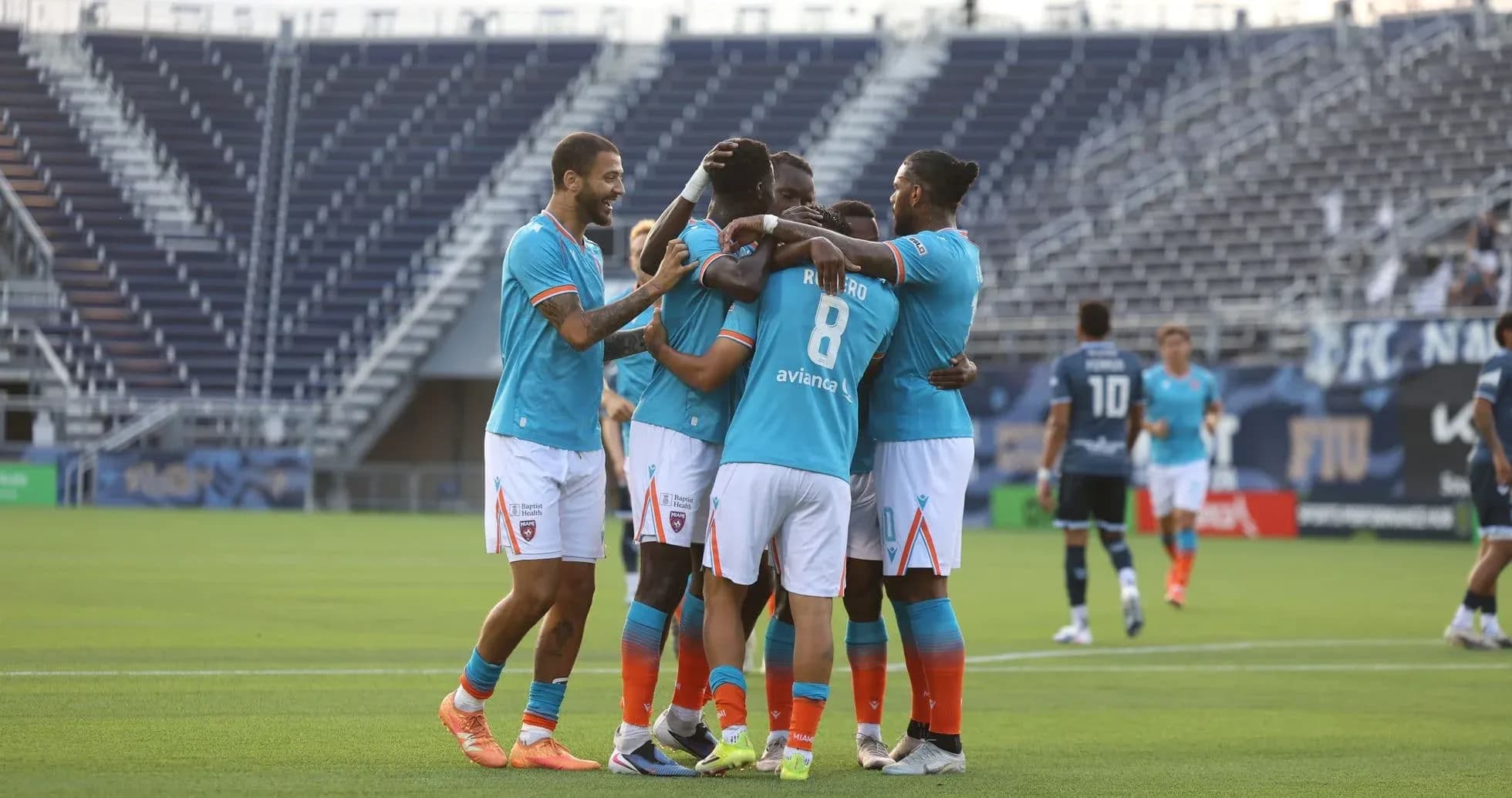 Celebración de gol de Miami FC en el partido