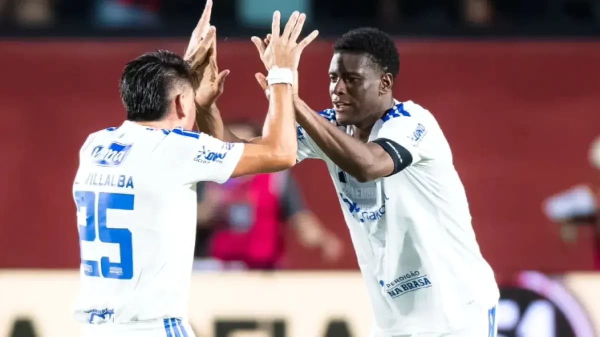 Jugadores de Cruzeiro celebrando un gol
