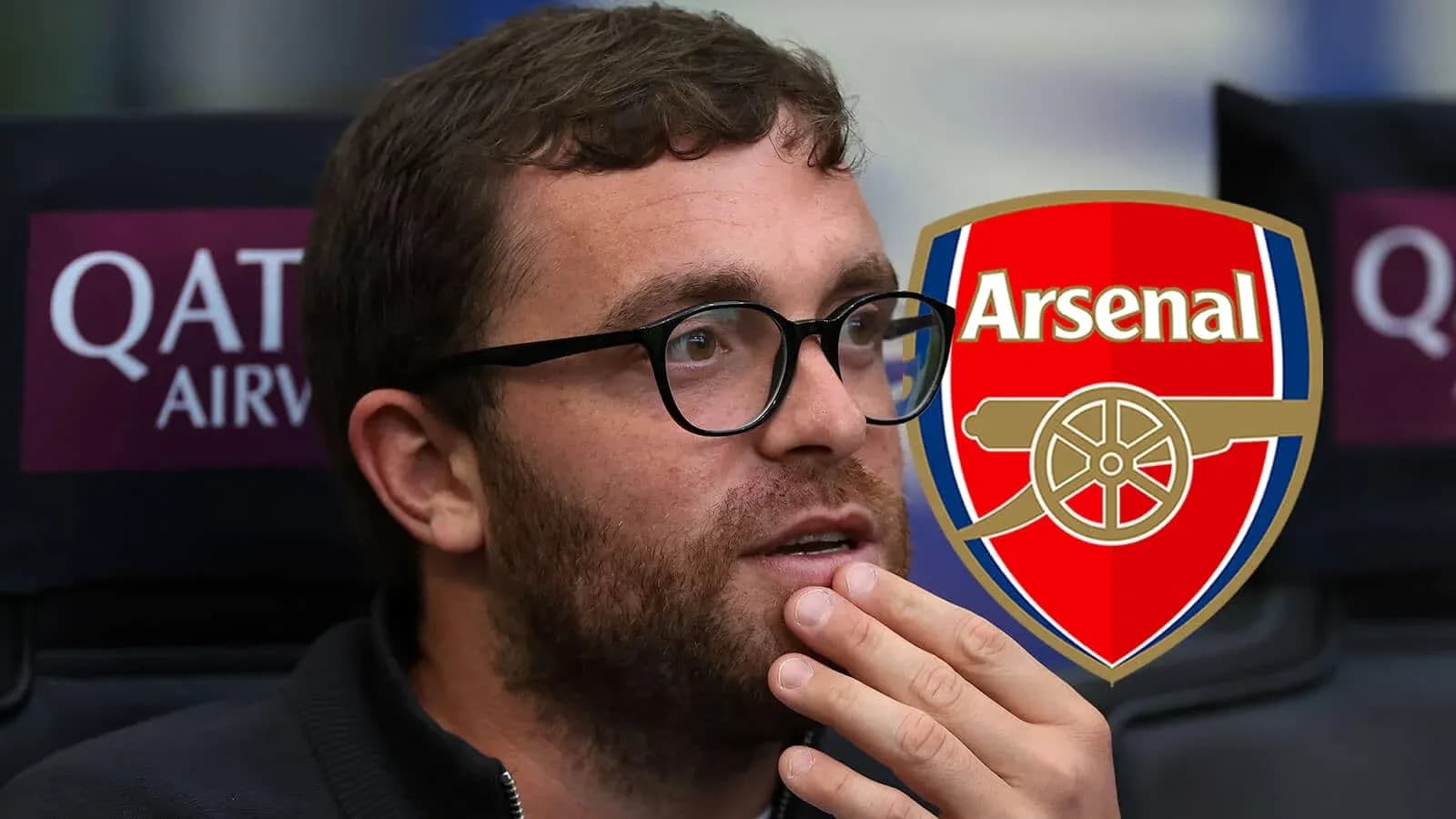 Persona reflexionando en el banquillo de Arsenal