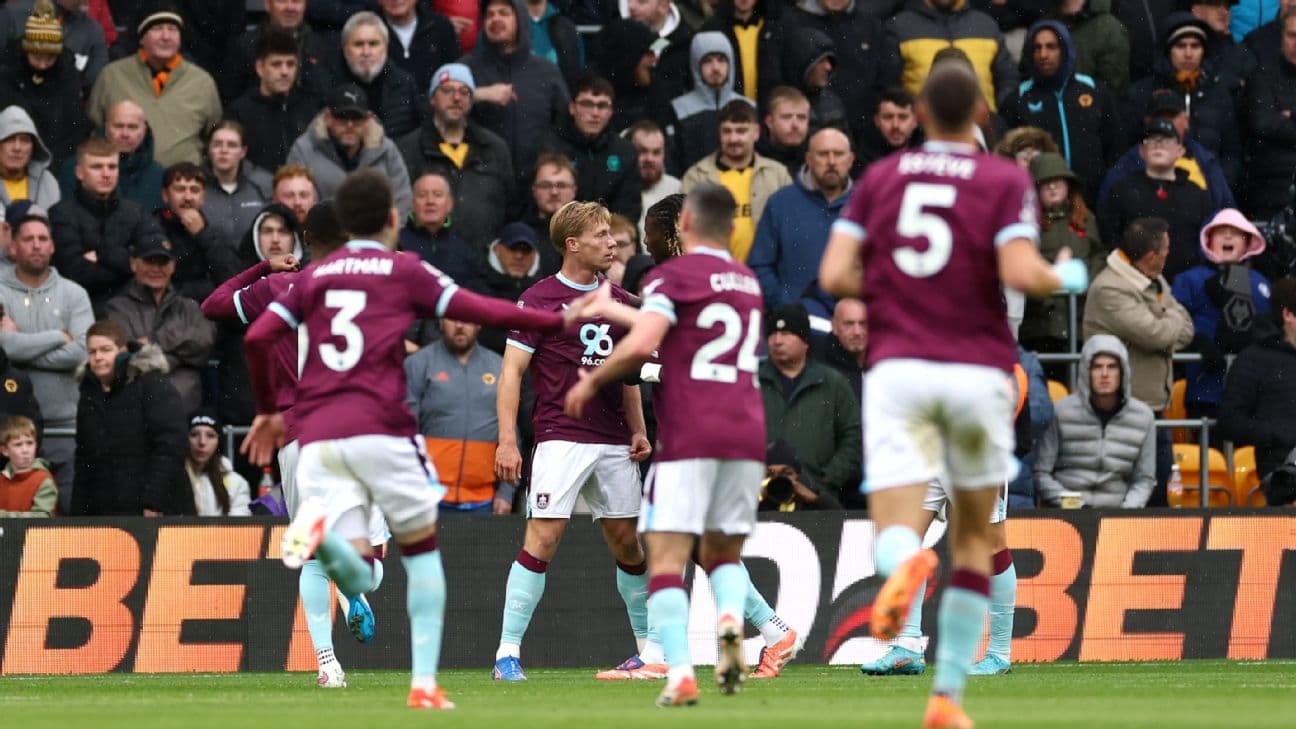 Celebración de jugadores de Burnley en el partido