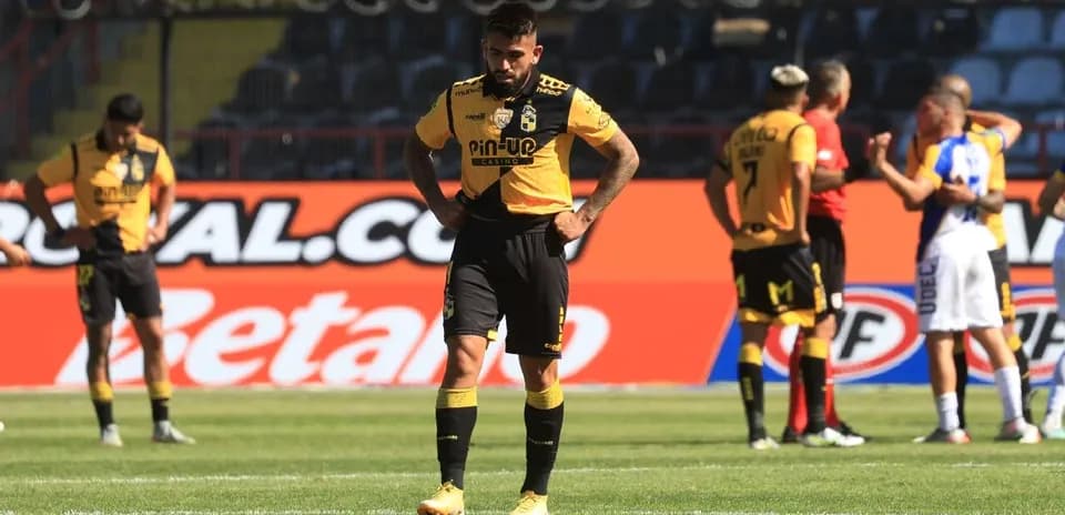 Jugadores de Coquimbo Unido en partido contra U. de Concepción