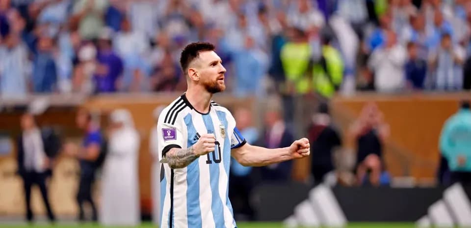 Lionel Messi celebrando en el partido de Argentina
