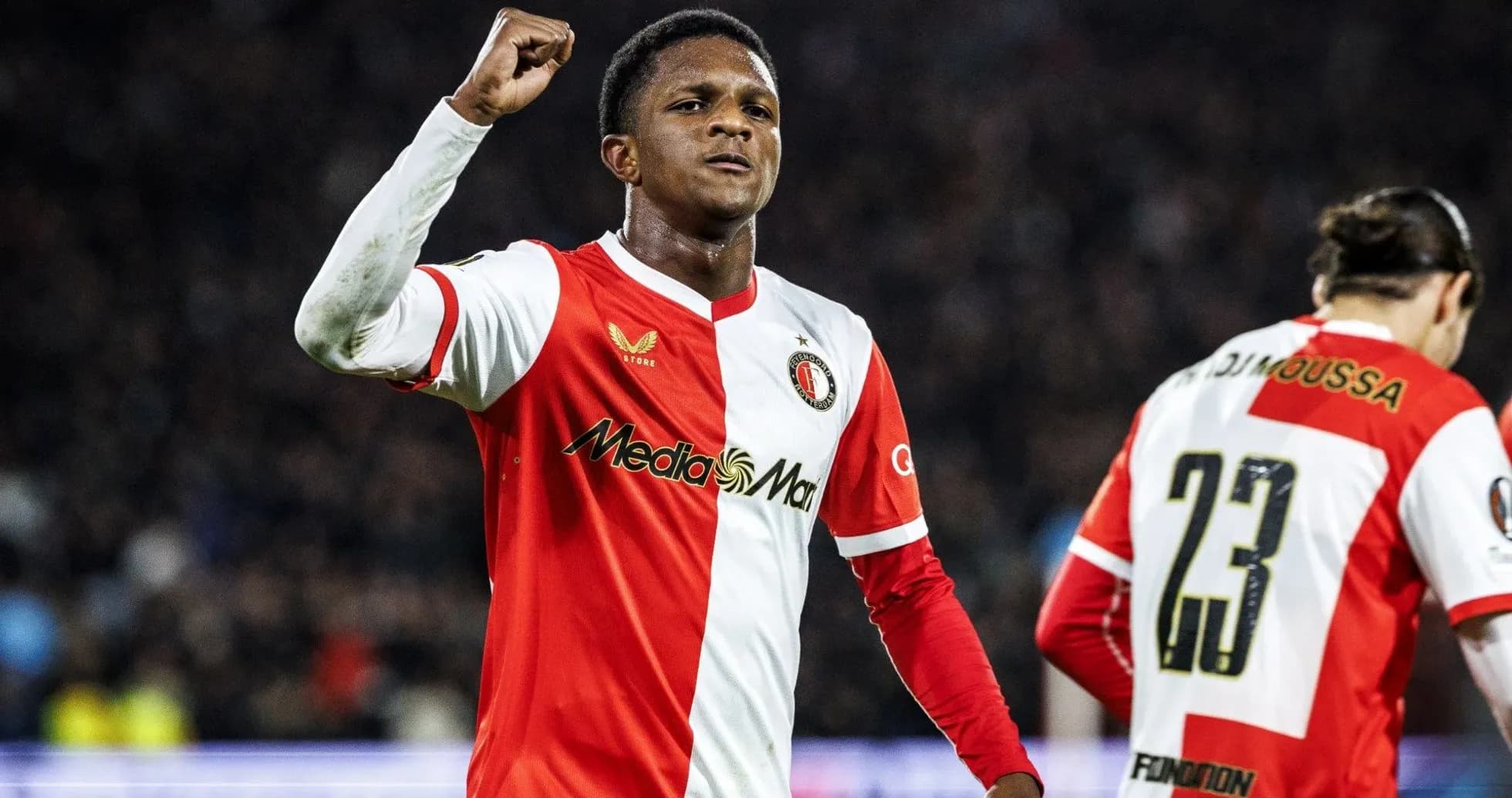 Jugador de Feyenoord celebrando un gol en el partido