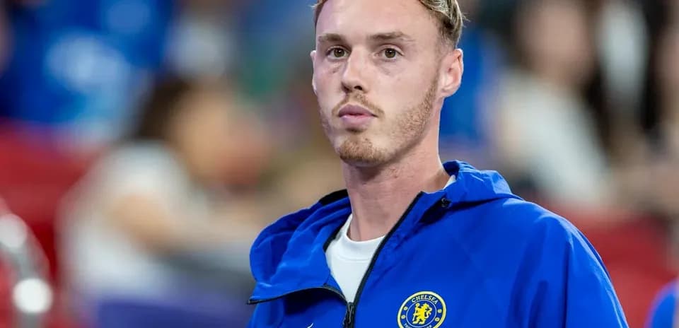 Jugador de Chelsea en el banquillo durante el partido