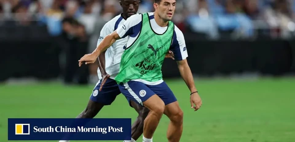 Jugador entrenando con balón en sesión de práctica