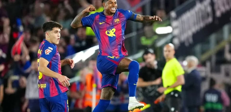 Jugadores de Barcelona celebrando un gol en el partido
