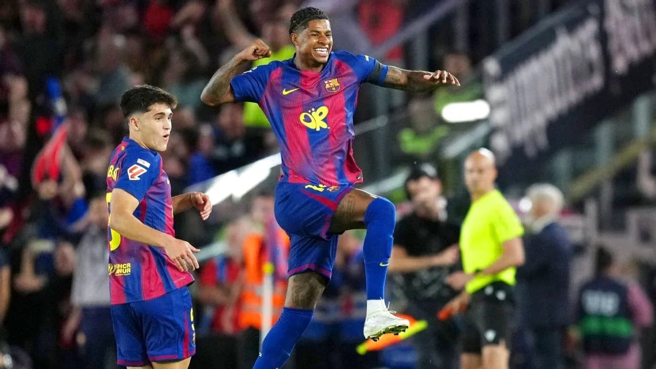 Jugadores de Barcelona celebrando un gol en el partido