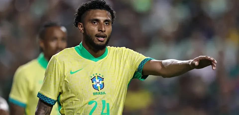 Jugador de Brasil señalando durante un partido